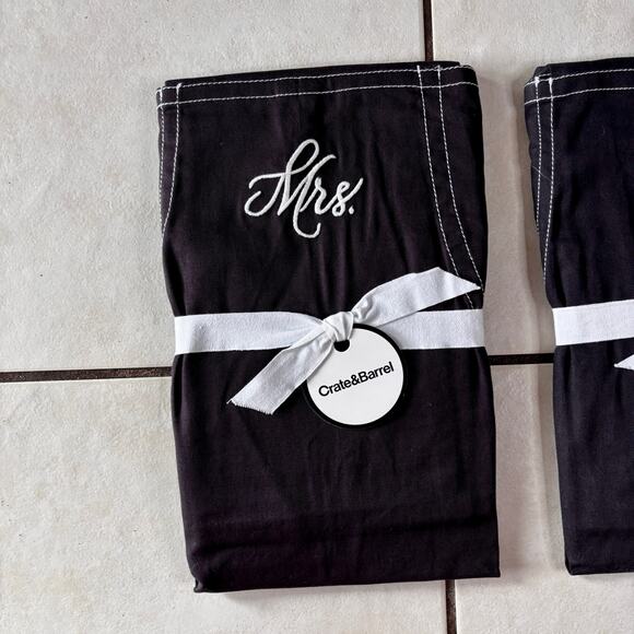 Crate & Barrel Mr. & Mrs. Black Aprons His & Hers Wedding Gift NWT - Picture 3 of 6